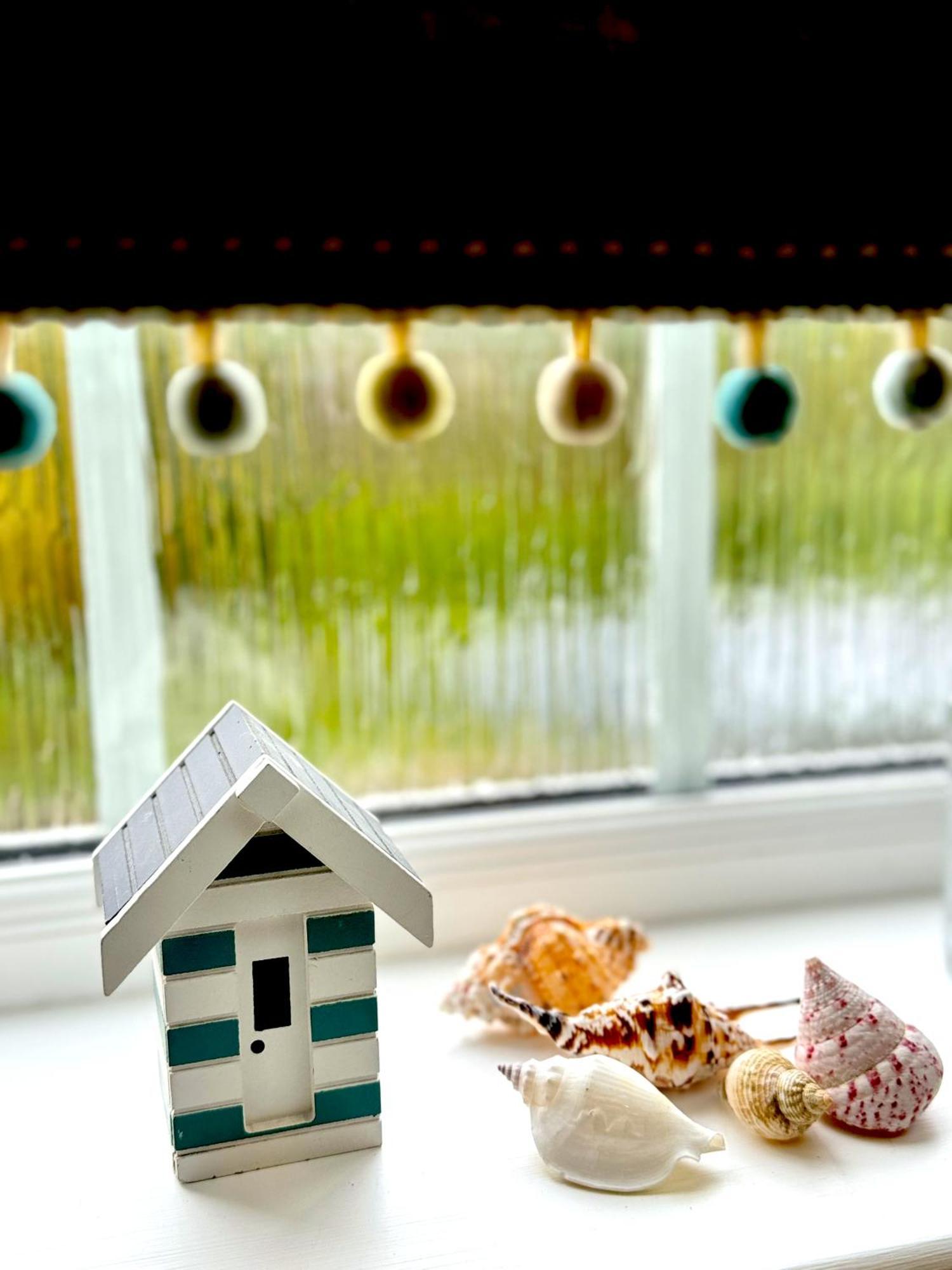 'bramley Fall Cottage' ' On Site Ev Point - Attached Cottage,3 Separate Bedrooms -1 On Ground Level, Sleeps 6, 2 Bathrooms, Sandy Wittering 8min Drive, Rural Location, Child Friendly, Small Breed Dog Friendly, Private Parking Casa de Férias Chichester