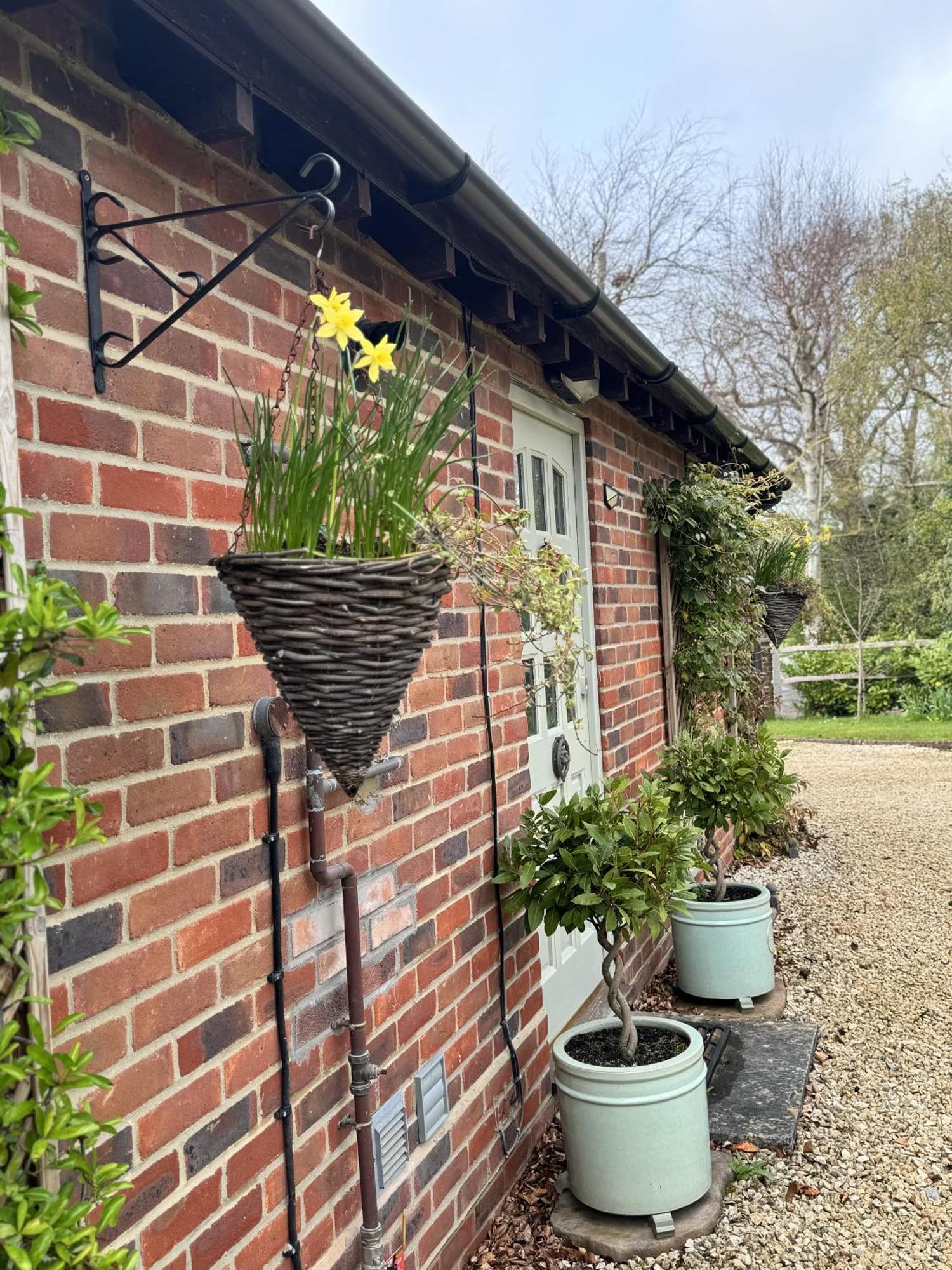 'bramley Fall Cottage' ' On Site Ev Point - Attached Cottage,3 Separate Bedrooms -1 On Ground Level, Sleeps 6, 2 Bathrooms, Sandy Wittering 8min Drive, Rural Location, Child Friendly, Small Breed Dog Friendly, Private Parking *