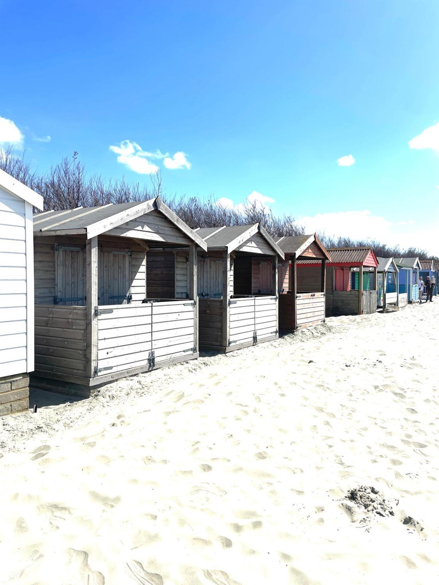 Casa de Férias 'bramley Fall Cottage' ' On Site Ev Point - Attached Cottage,3 Separate Bedrooms -1 On Ground Level, Sleeps 6, 2 Bathrooms, Sandy Wittering 8min Drive, Rural Location, Child Friendly, Small Breed Dog Friendly, Private Parking *